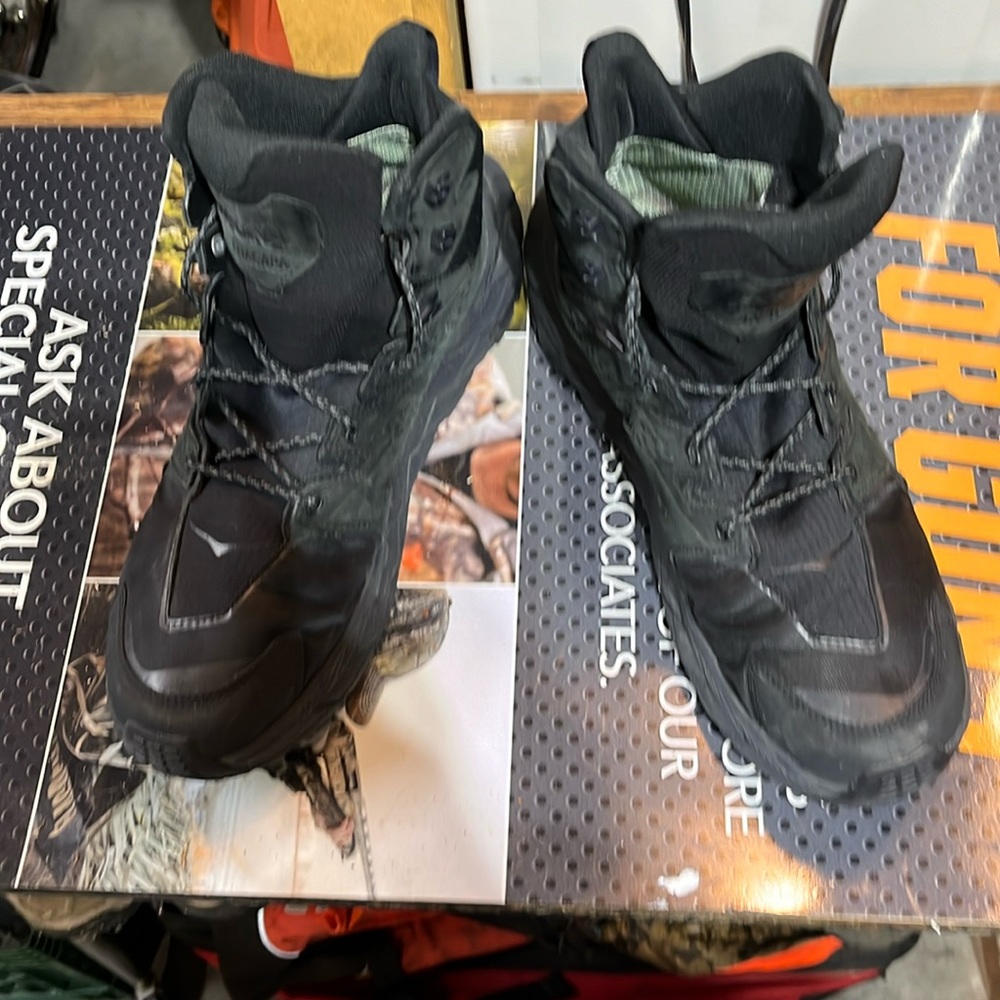 Hoka Anacapa boots 12D